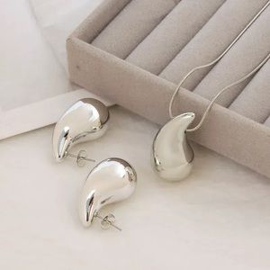 Plated Silver Water Droplets Earrings Necklace Set